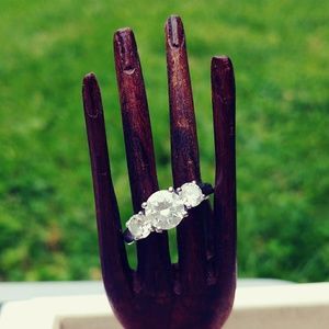 Sterling Silver Cubic Zirconia ring 💍